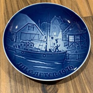 B&G winter seaside port & ship Plate 1976 blue and white Christmas Denmark Plate